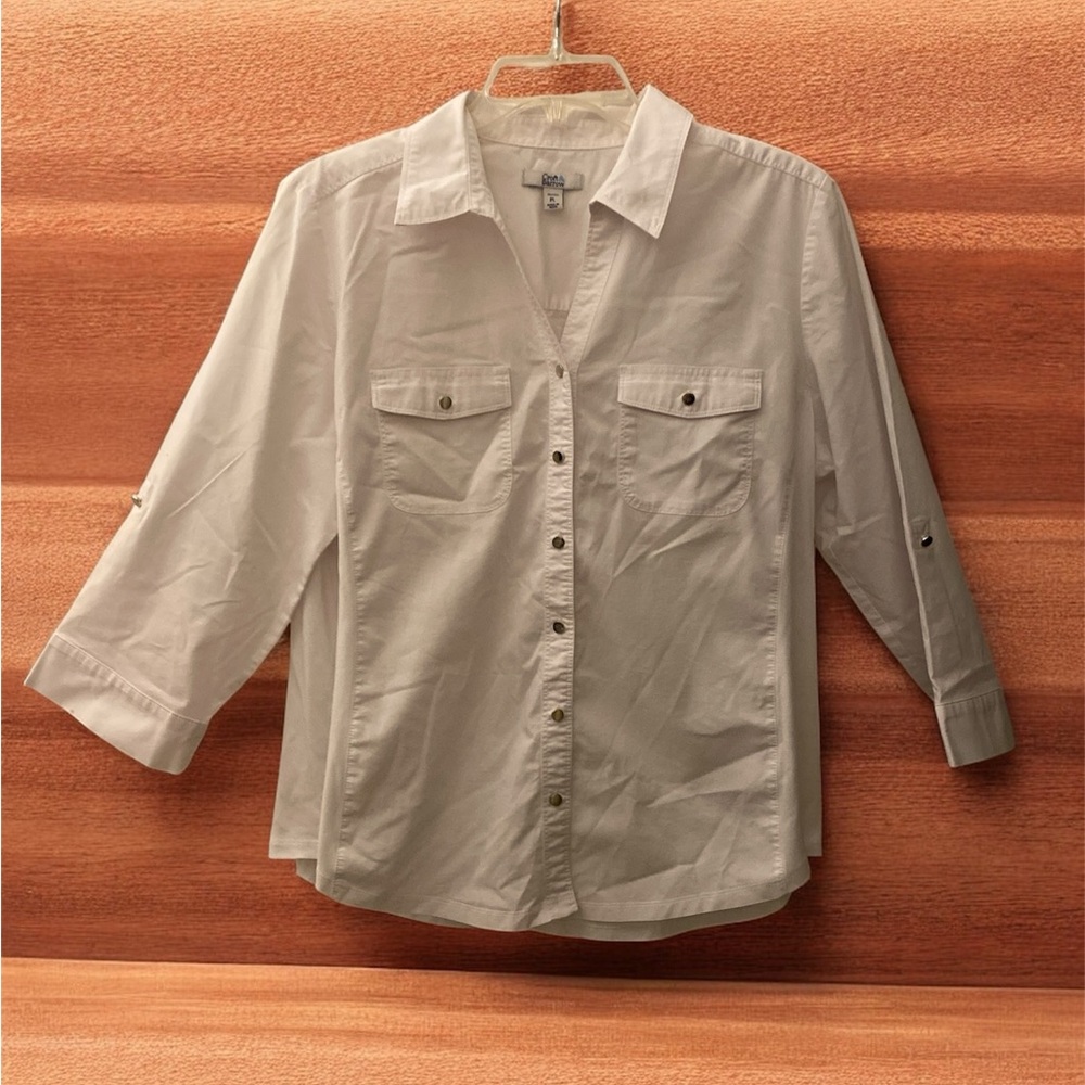 Soft White Collared Button-Up Blouse - image 4